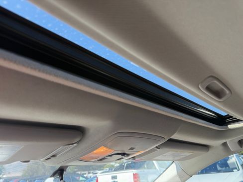 Used 2016 Toyota RAV4 XLE AWD/4WD image 31