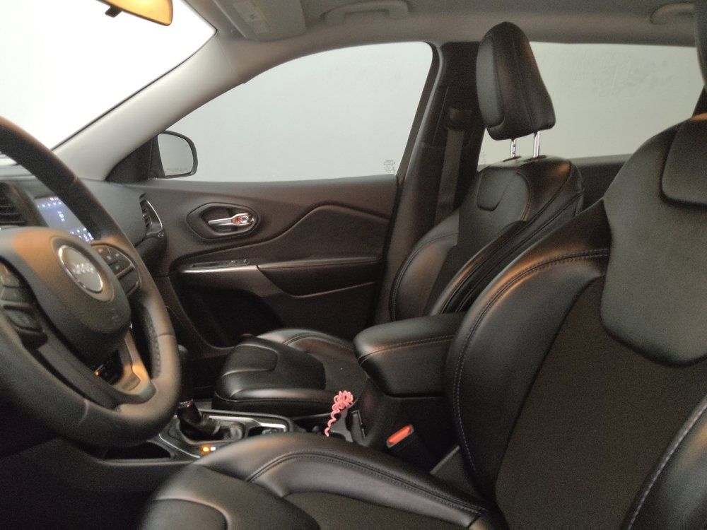 Used 2020 Jeep Cherokee Latitude Plus FWD image 17