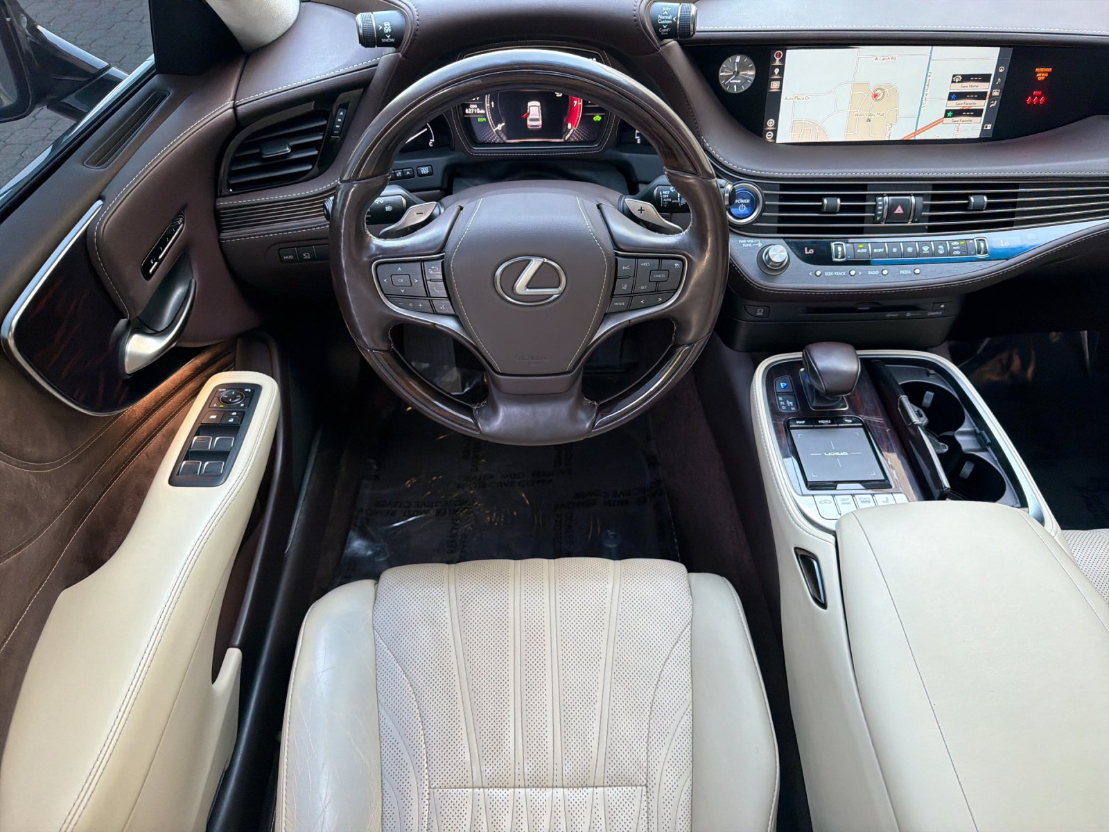 Used 2018 Lexus LS 500h w/ Interior Upgrade Package RWD image 16