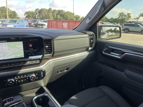 Used 2025 GMC Sierra 1500 Elevation RWD image 32