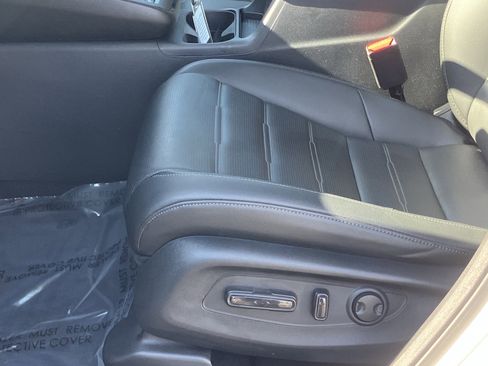 Used 2025 Honda CR-V EX-L image 18