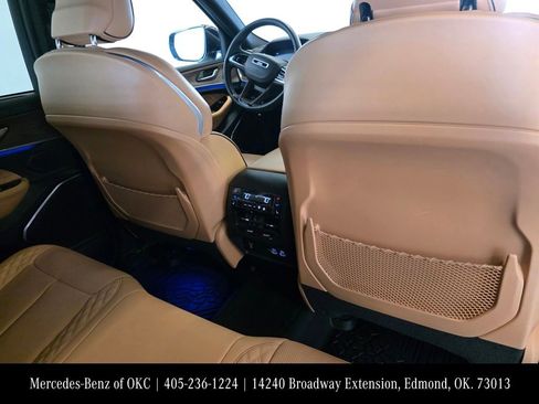 Used 2023 Jeep Grand Cherokee Summit w/ Adv Protech Group IV AWD/4WD image 13