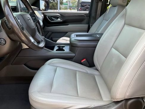 Used 2021 Chevrolet Suburban Z71 w/ Z71 Off-Road Package AWD/4WD image 5