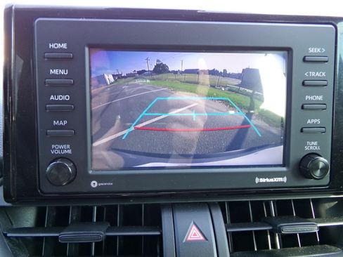 Used 2022 Toyota RAV4 XLE w/ Convenience Package FWD image 11