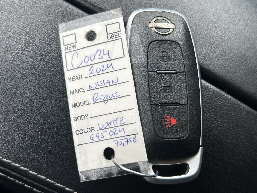 Used 2024 Nissan Rogue S FWD image 34