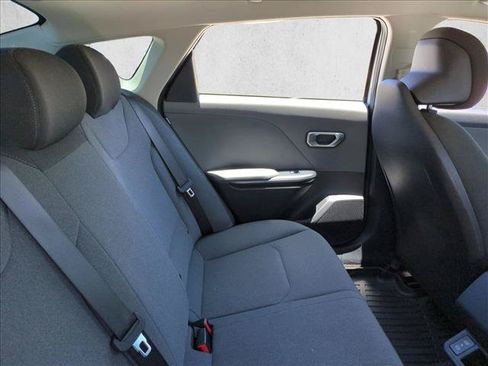 Used 2025 Kia K4 FWD image 18