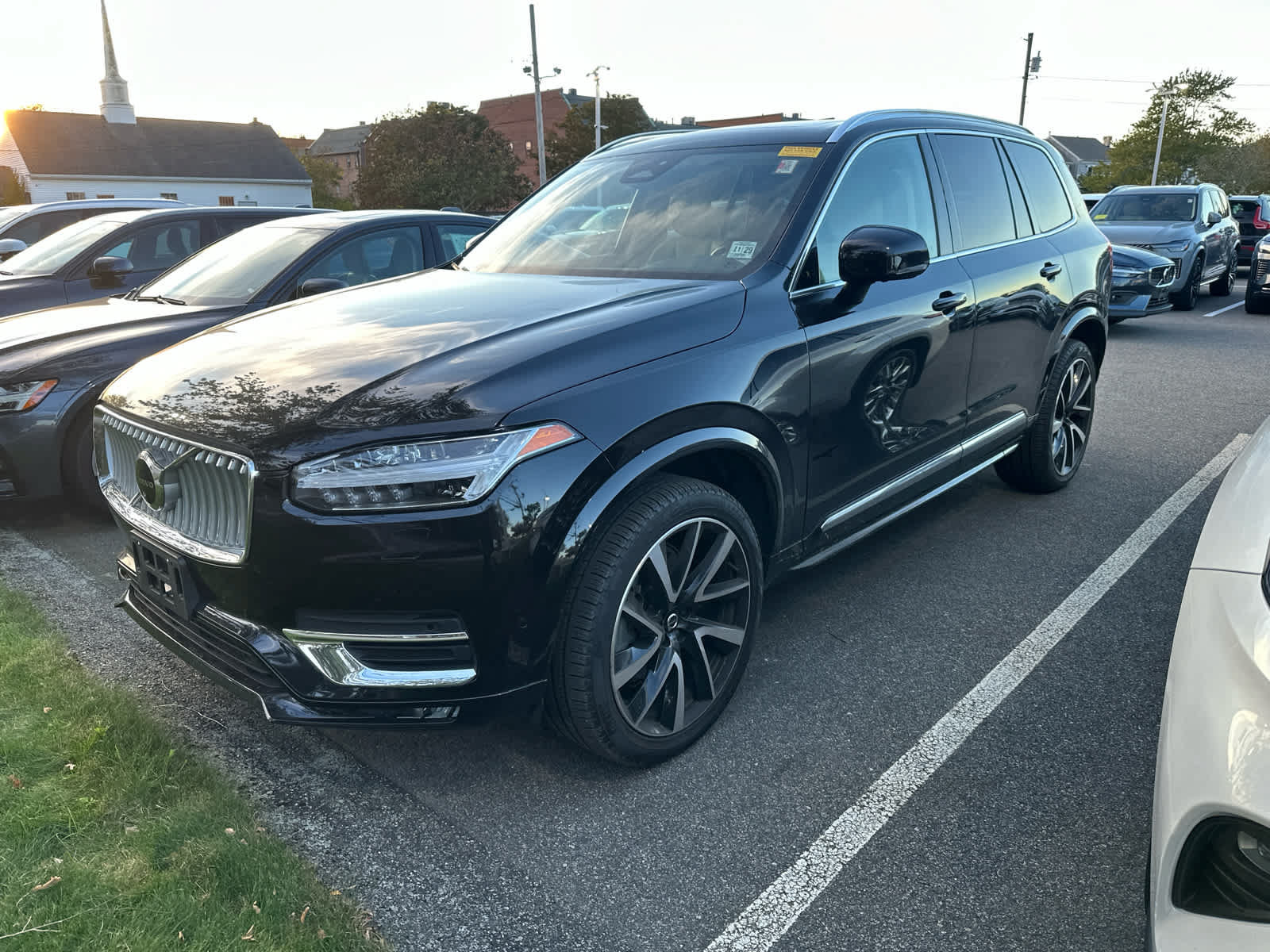 Used 2025 Volvo XC90 B5 Plus w/ Protection Package Premier AWD/4WD image 1