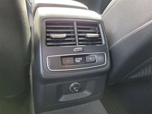 Used 2019 Audi A4 2.0T Premium image 21