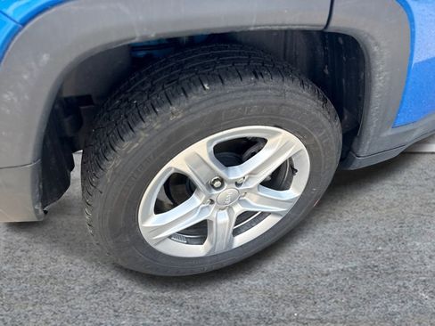 Used 2023 Jeep Compass Latitude w/ Convenience Group image 9