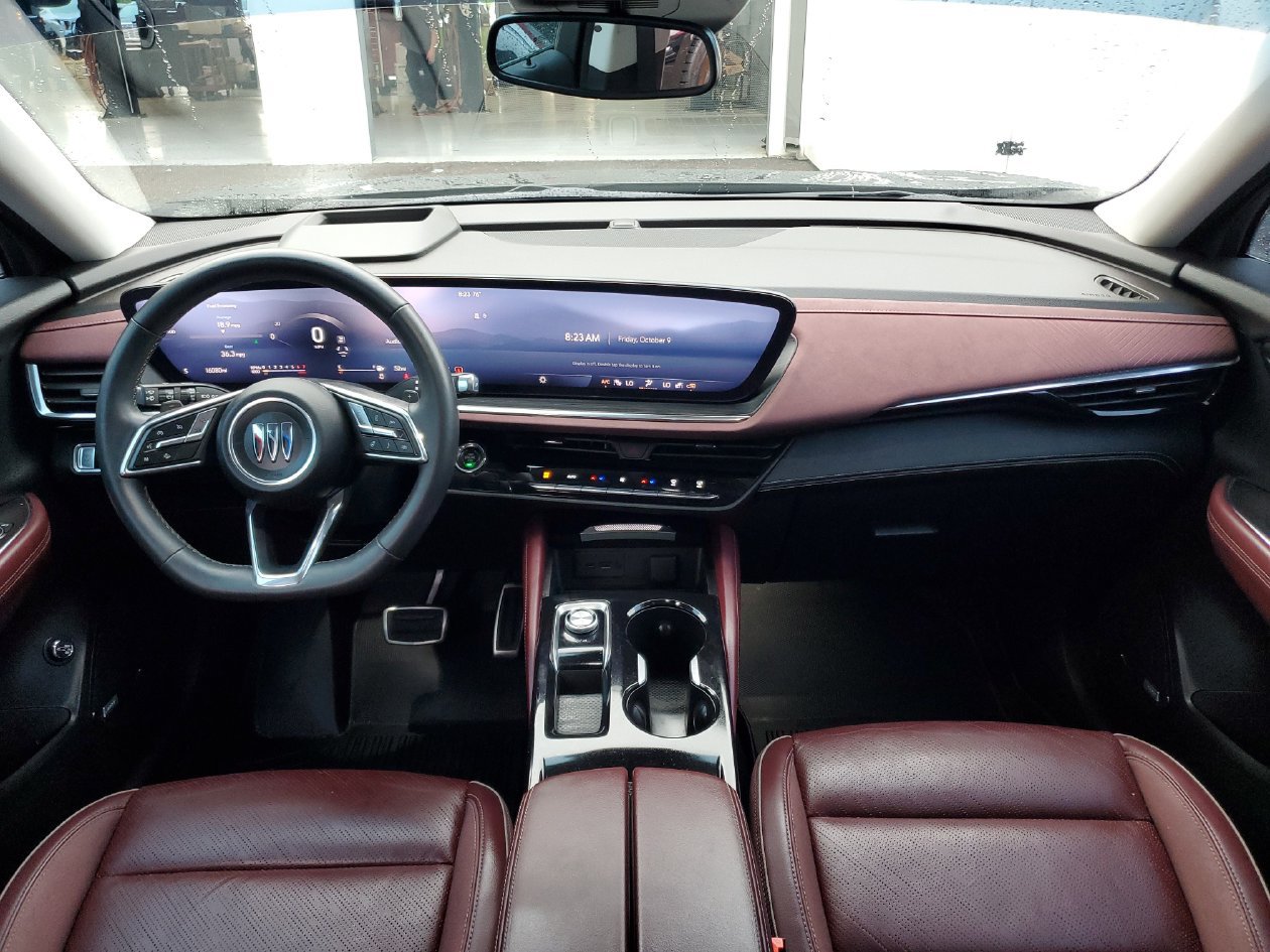 Used 2025 Buick Envision Sport Touring AWD/4WD image 11