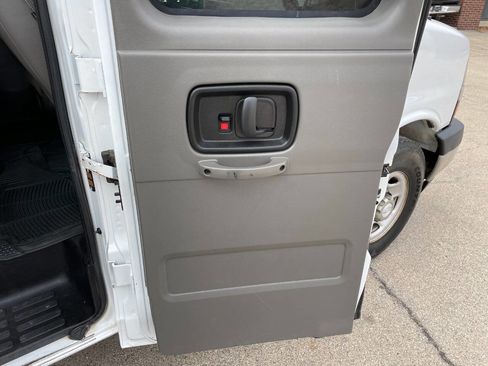 Used 2017 Chevrolet Express 3500 LT w/ LT Preferred Equipment Group image 20