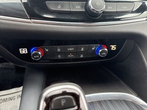 Used 2018 Buick Enclave Essence image 35