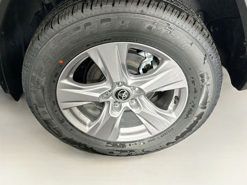 Used 2025 Toyota RAV4 XLE w/ Convenience Package image 11