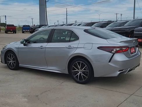 Used 2023 Toyota Camry SE FWD image 6
