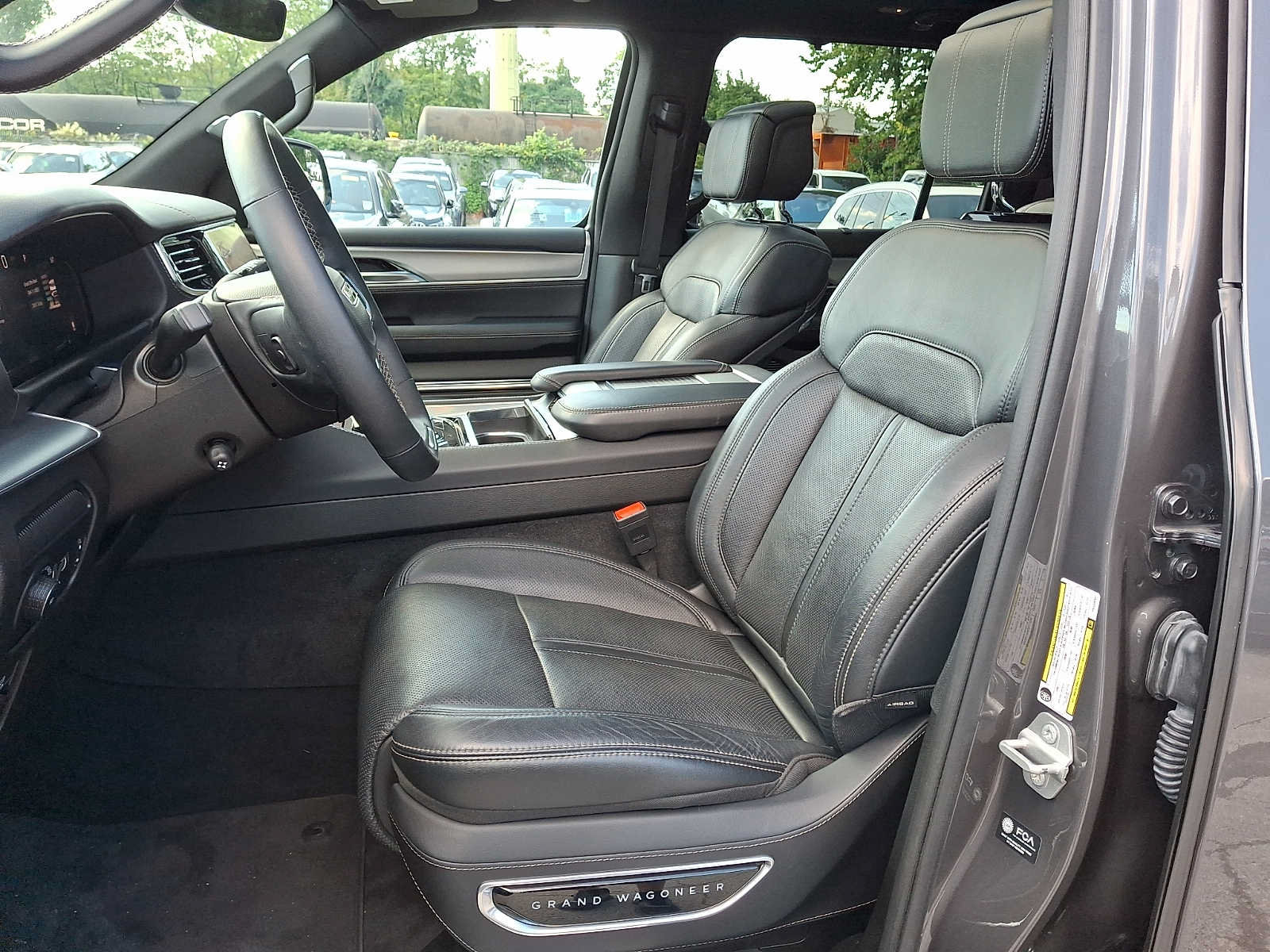 Used 2023 Jeep Grand Wagoneer 4WD image 12