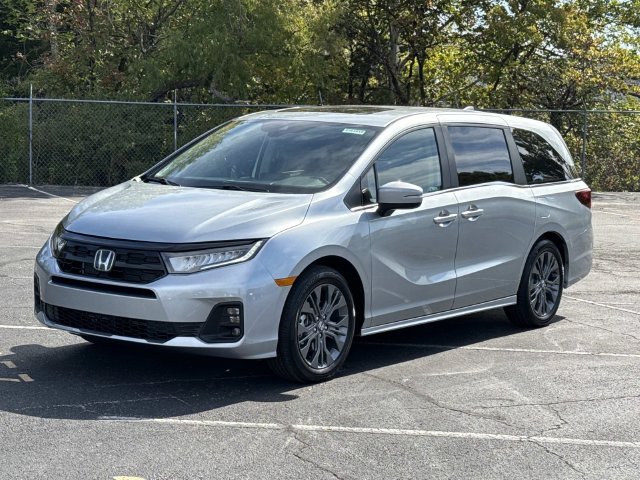 New 2027 Honda Odyssey Touring image 3