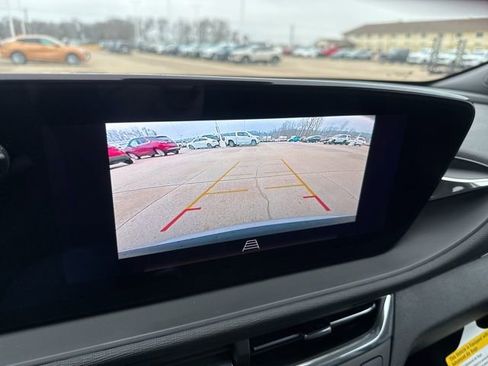 Used 2025 Buick Envista Preferred image 52