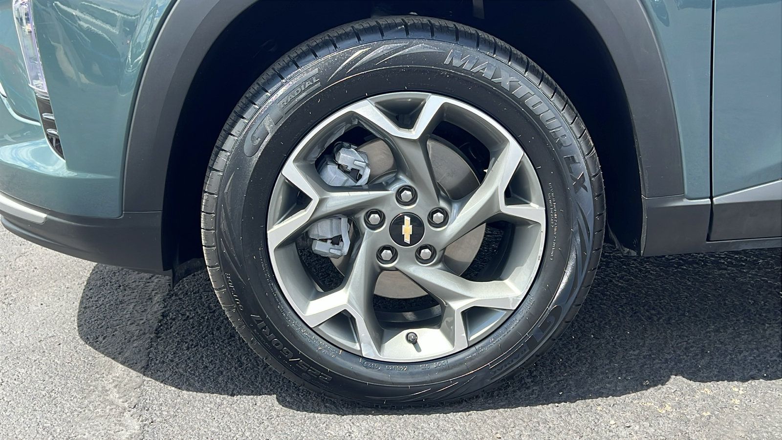 Certified 2025 Chevrolet Trax LT FWD image 10