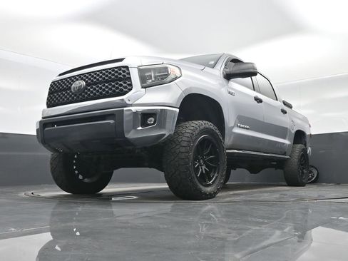 Used 2018 Toyota Tundra SR5 w/ TRD Off Road Package image 25