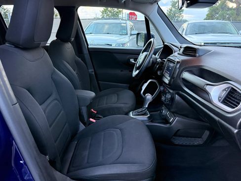 Used 2020 Jeep Renegade Latitude w/ Cold Weather Group AWD/4WD image 18