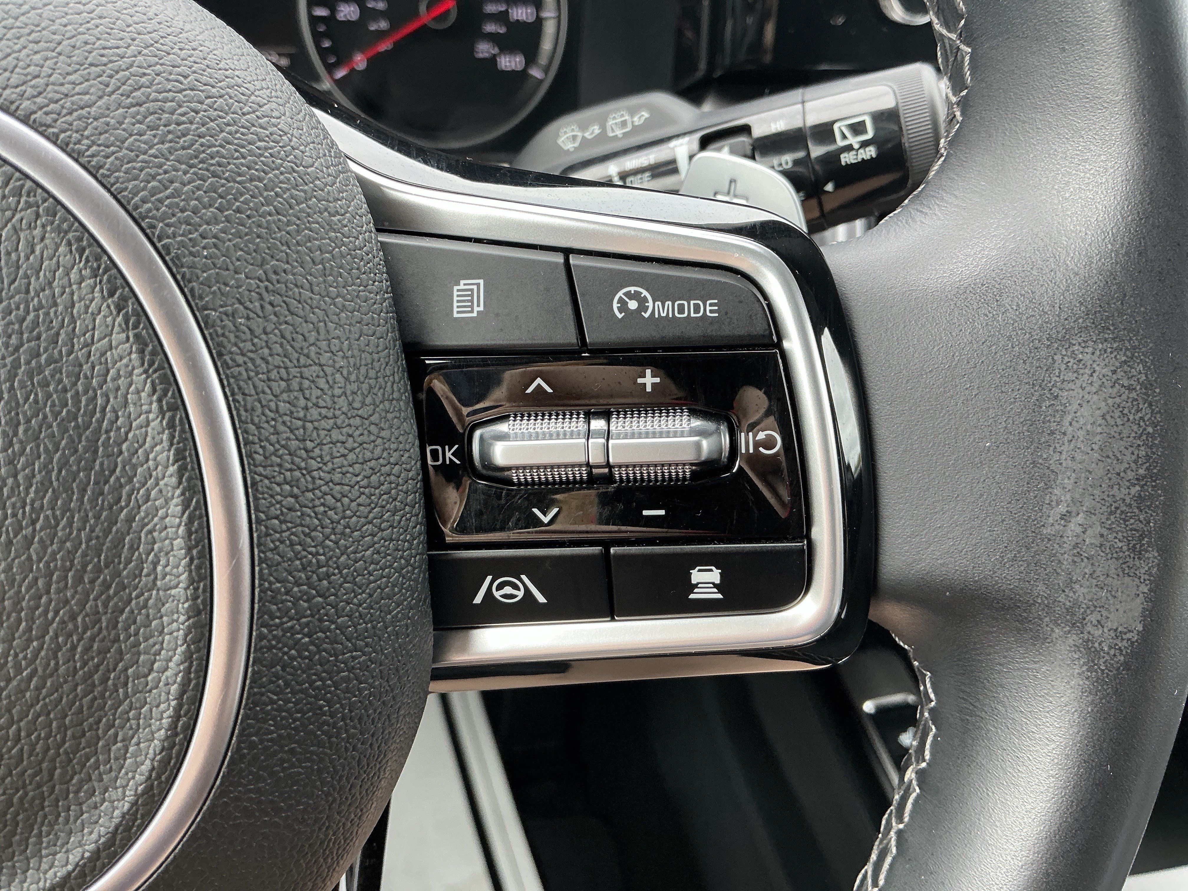 Certified 2023 Kia Sorento EX AWD/4WD image 17