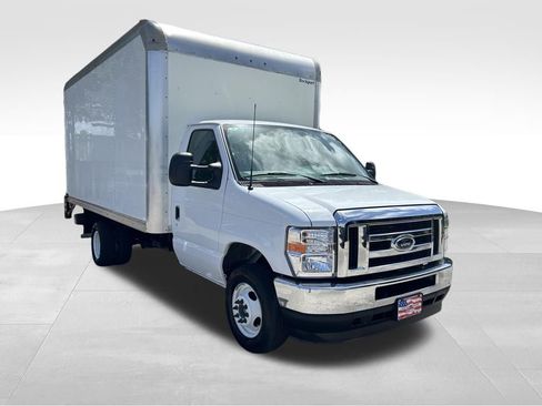 Used 2024 Ford E-350 and Econoline 350 Super Duty w/ Power Windows & Locks Group image 2