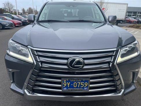 Used 2020 Lexus LX 570 4WD w/ 3rd Row & Luxury Pkg image 7