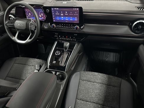 Used 2025 Chevrolet Colorado Z71 w/ Midnight Edition image 13