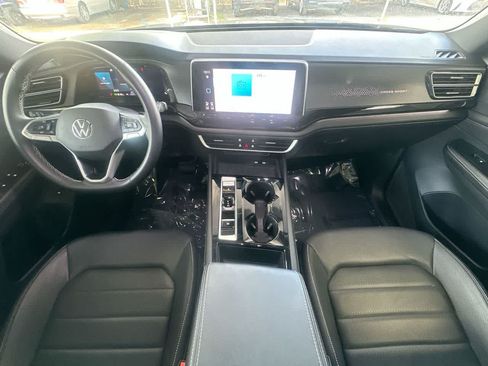 Used 2025 Volkswagen Atlas Cross Sport SEL AWD/4WD image 24