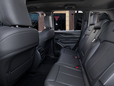 New 2026 Jeep Grand Cherokee Limited AWD/4WD image 23
