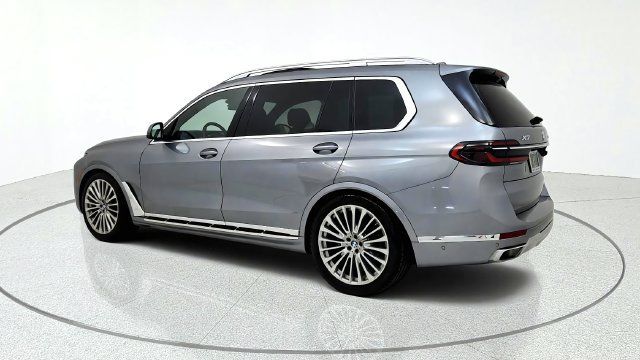Used 2024 BMW X7 xDrive40i w/ Premium Package AWD/4WD image 6