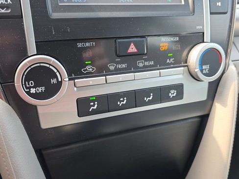 Used 2014 Toyota Camry LE FWD image 19