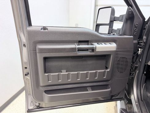 Used 2014 Ford F250 Lariat w/ Lariat Ultimate Package image 18