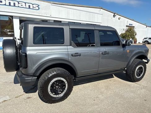 Used 2024 Ford Bronco Badlands image 10
