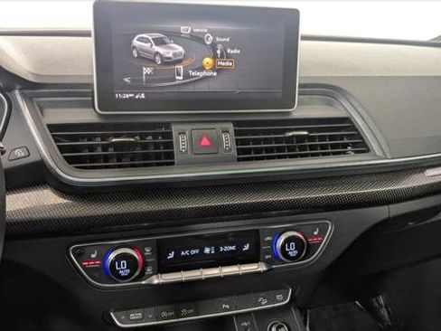 Used 2018 Audi SQ5 Premium Plus w/ Navigation Package image 28