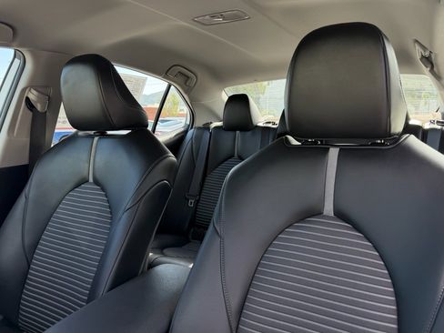 Certified 2022 Toyota Camry SE image 16