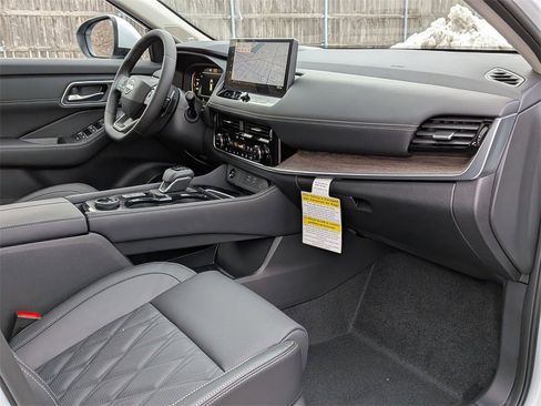 New 2026 Nissan Rogue Platinum image 24