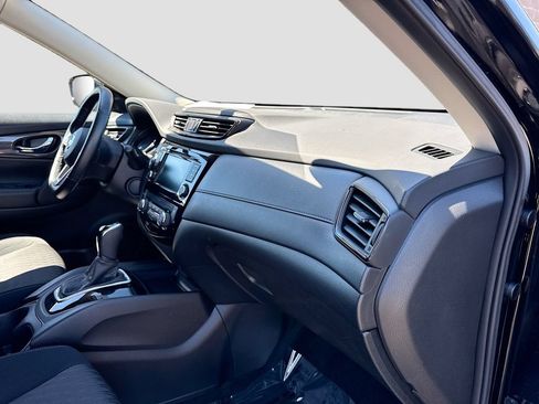 Used 2018 Nissan Rogue SV w/ Premium Package AWD/4WD image 28