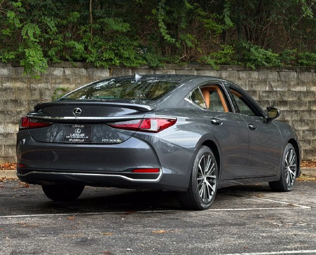 Certified 2024 Lexus ES 300h w/ Premium Package FWD image 7