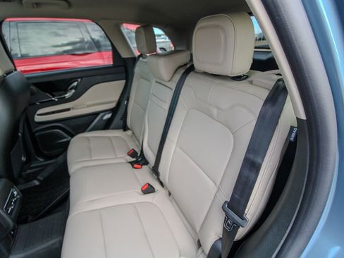 Used 2026 Lincoln Corsair Premiere image 9