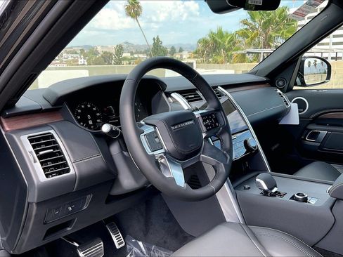 New 2026 Land Rover Discovery Dynamic SE AWD/4WD image 12
