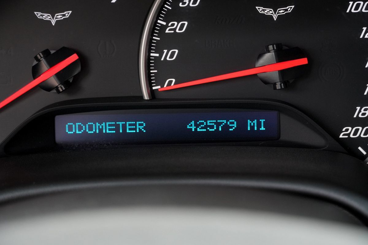 Used 2007 Chevrolet Corvette Convertible w/ Preferred Equipment Group RWD image 9