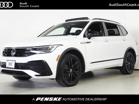 Used 2022 Volkswagen Tiguan SE R-Line FWD image 1