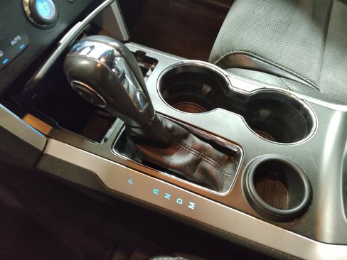 Used 2015 Ford Explorer XLT w/ Equipment Group 202A image 26