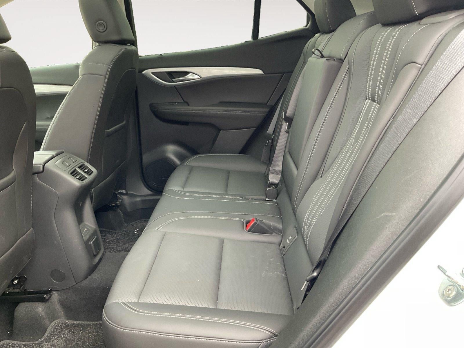 Used 2025 Buick Envision Avenir AWD/4WD image 13