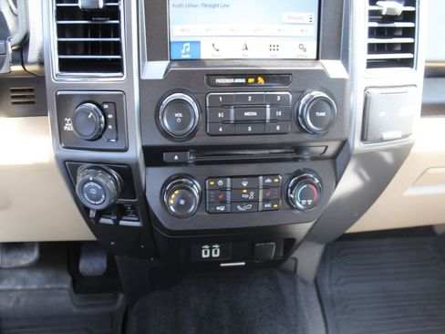 Used 2018 Ford F150 XLT w/ Equipment Group 302A Luxury AWD/4WD image 15
