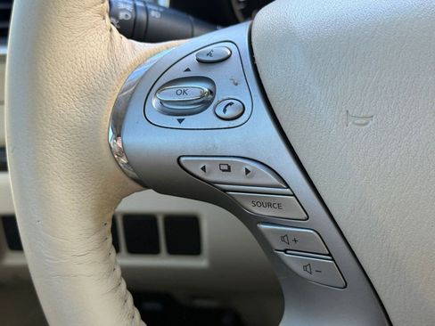 Used 2018 Nissan Murano SV w/ Premium Package image 17