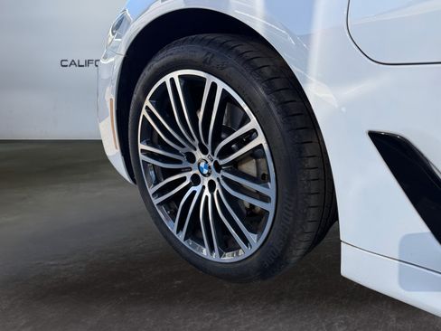 Used 2018 BMW 530e RWD image 15