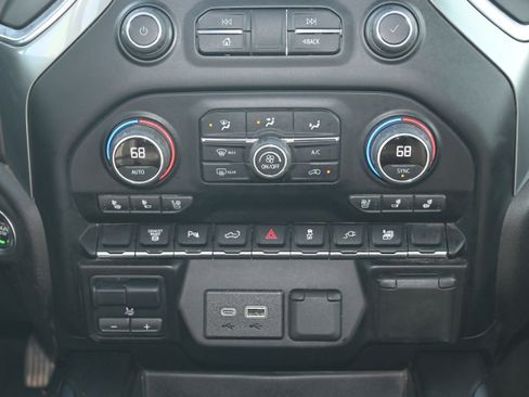 Used 2022 Chevrolet Silverado 2500 LTZ w/ LTZ Plus Package image 31