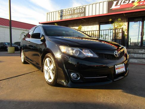 Used 2013 Toyota Camry L image 6